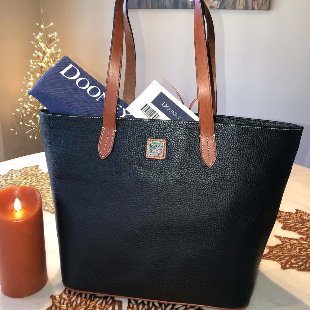 NWT Dooney & Bourke Black Leather Zip Shopper With Dustbag